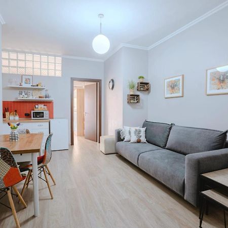 Nevila'S Apartment Тирана Екстер'єр фото