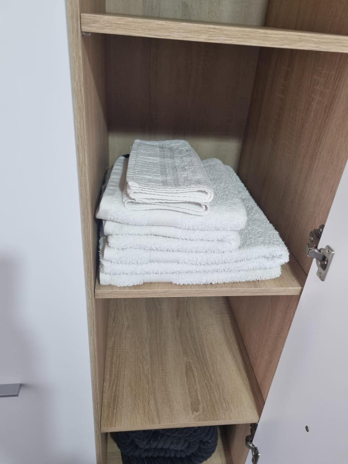 Nevila'S Apartment Тирана Екстер'єр фото