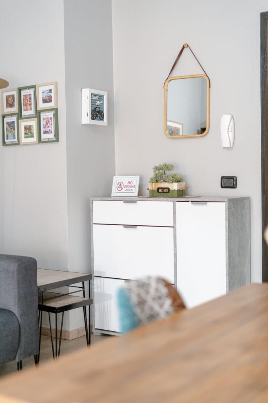 Nevila'S Apartment Тирана Екстер'єр фото